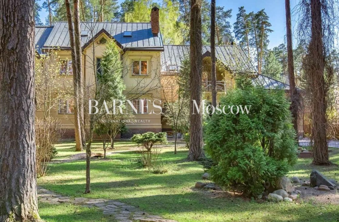 2-этажный коттедж 1 400 м² с отделкой