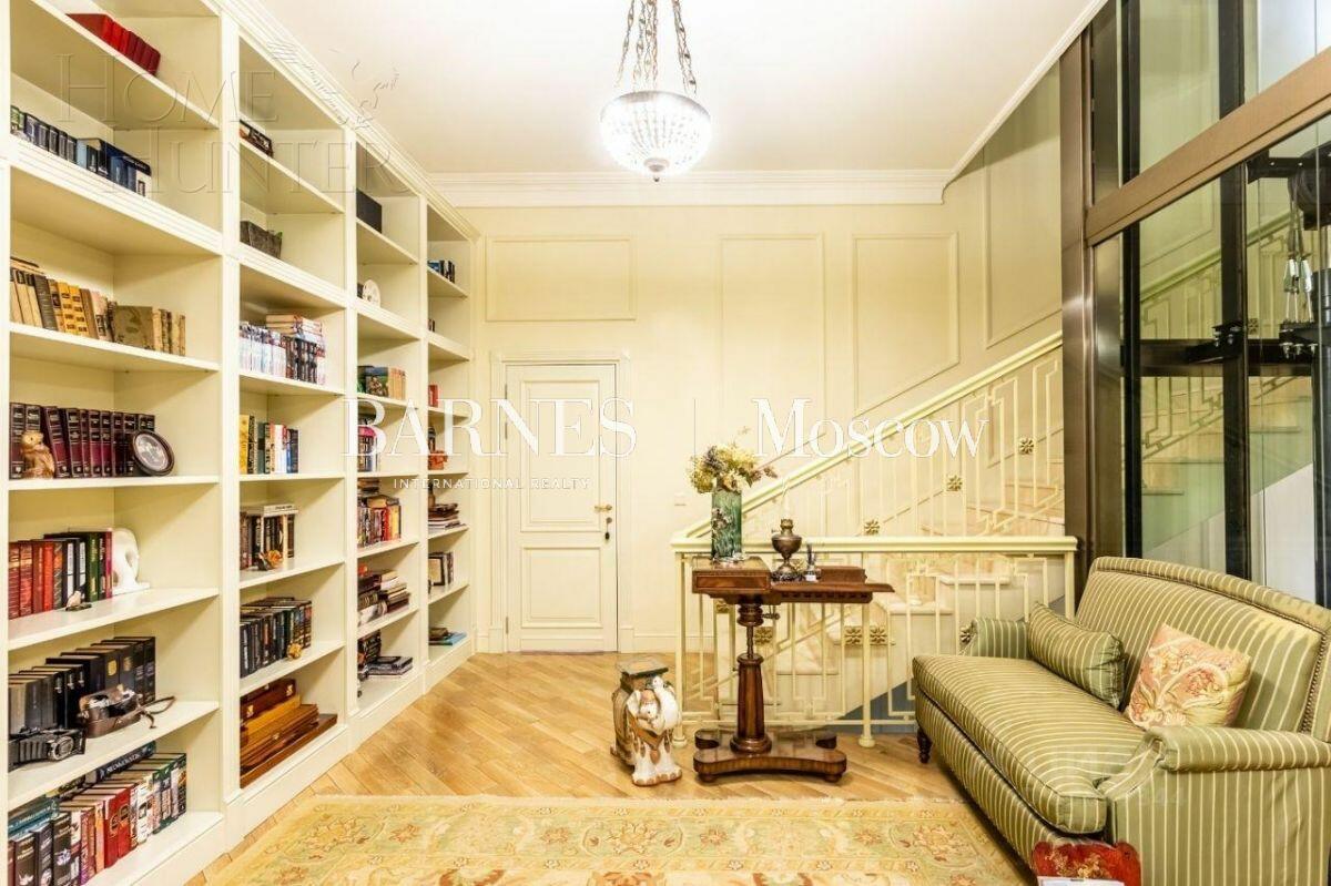 3-этажный коттедж 750 м² с отделкой