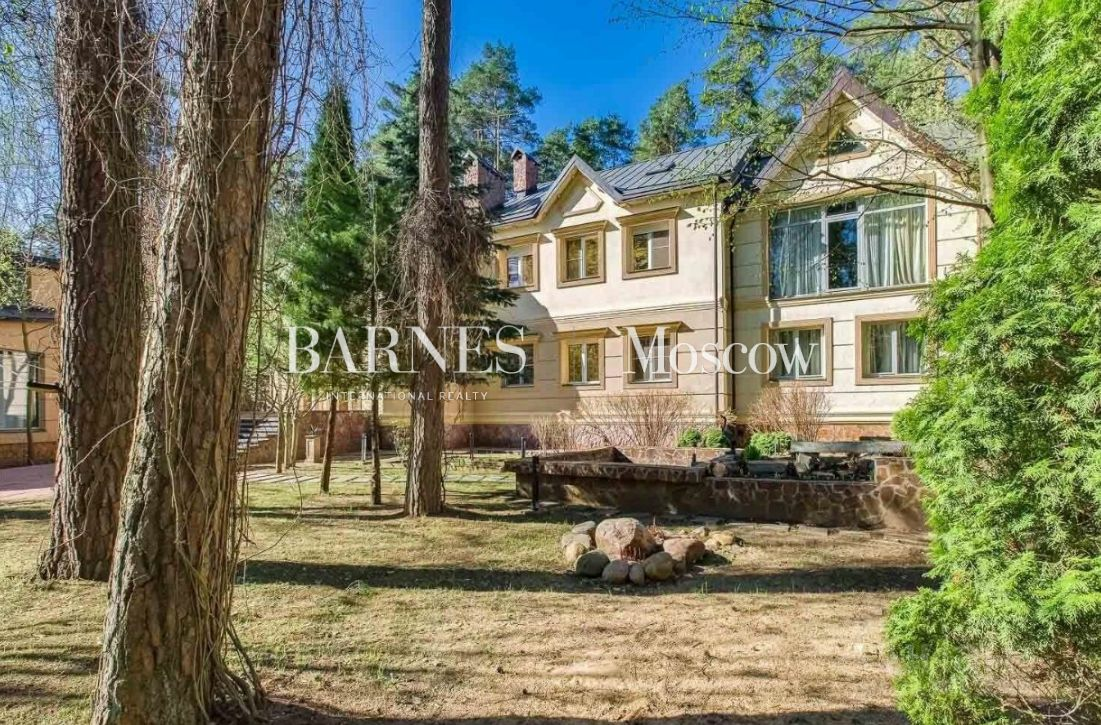 2-этажный коттедж 1 400 м² с отделкой