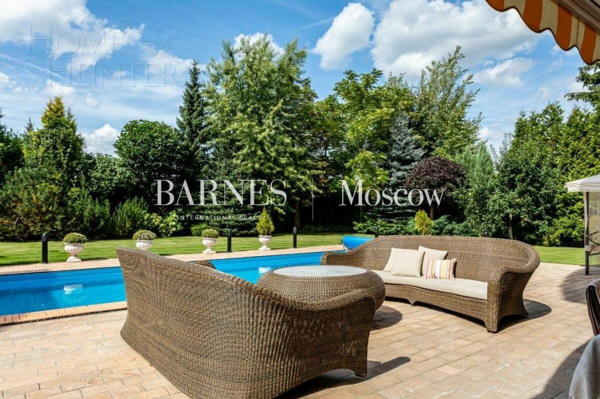 3-этажный коттедж 750 м² с отделкой