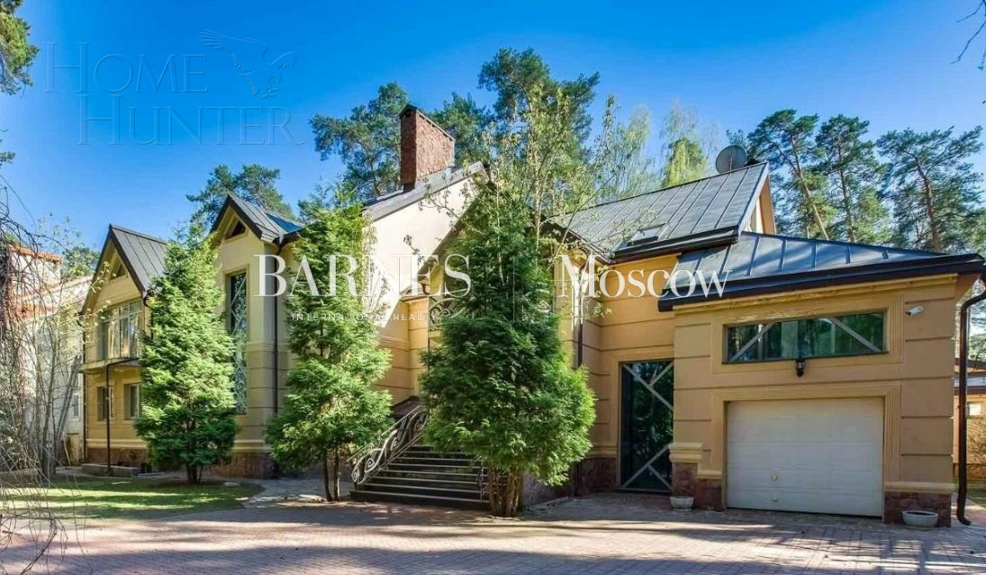 2-этажный коттедж 1 400 м² с отделкой