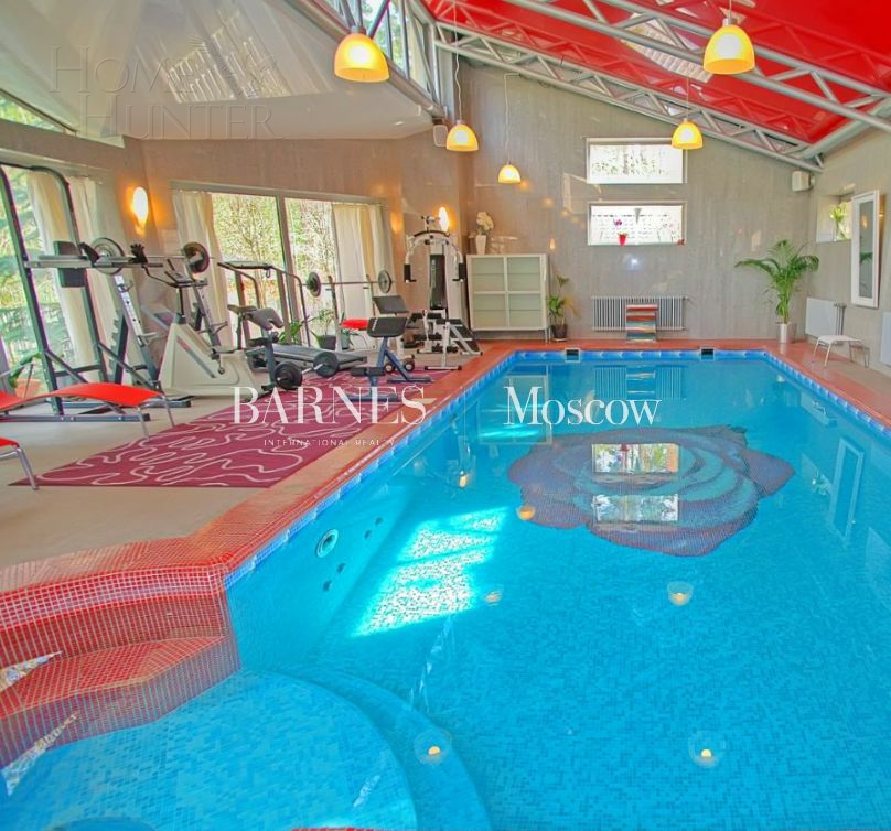 2-этажный коттедж 1 400 м² с отделкой