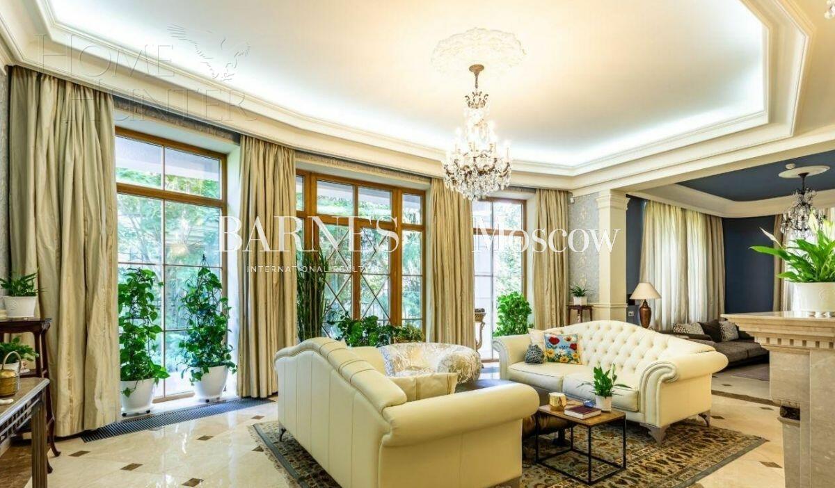 3-этажный коттедж 750 м² с отделкой