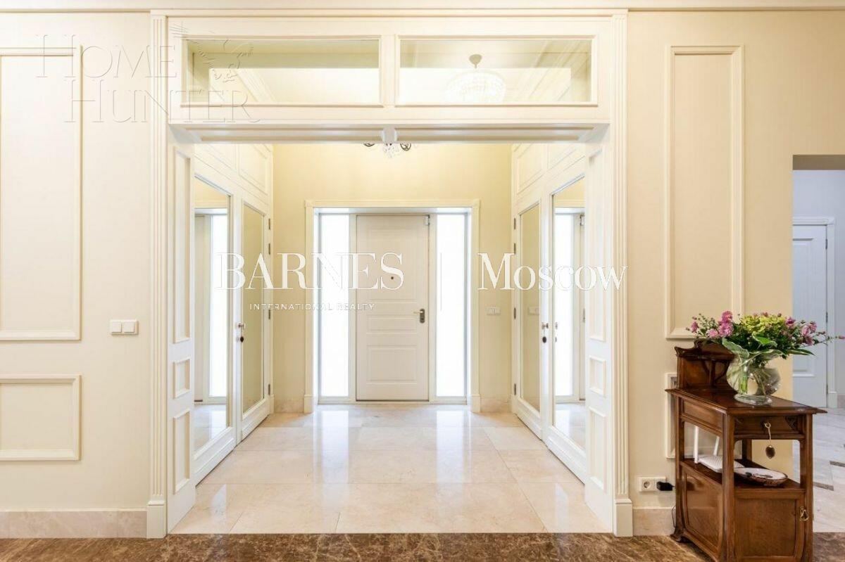 3-этажный коттедж 750 м² с отделкой