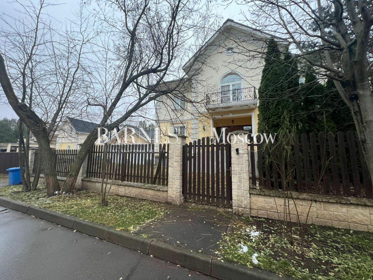 2-этажный коттедж 1 018 м² без отделки