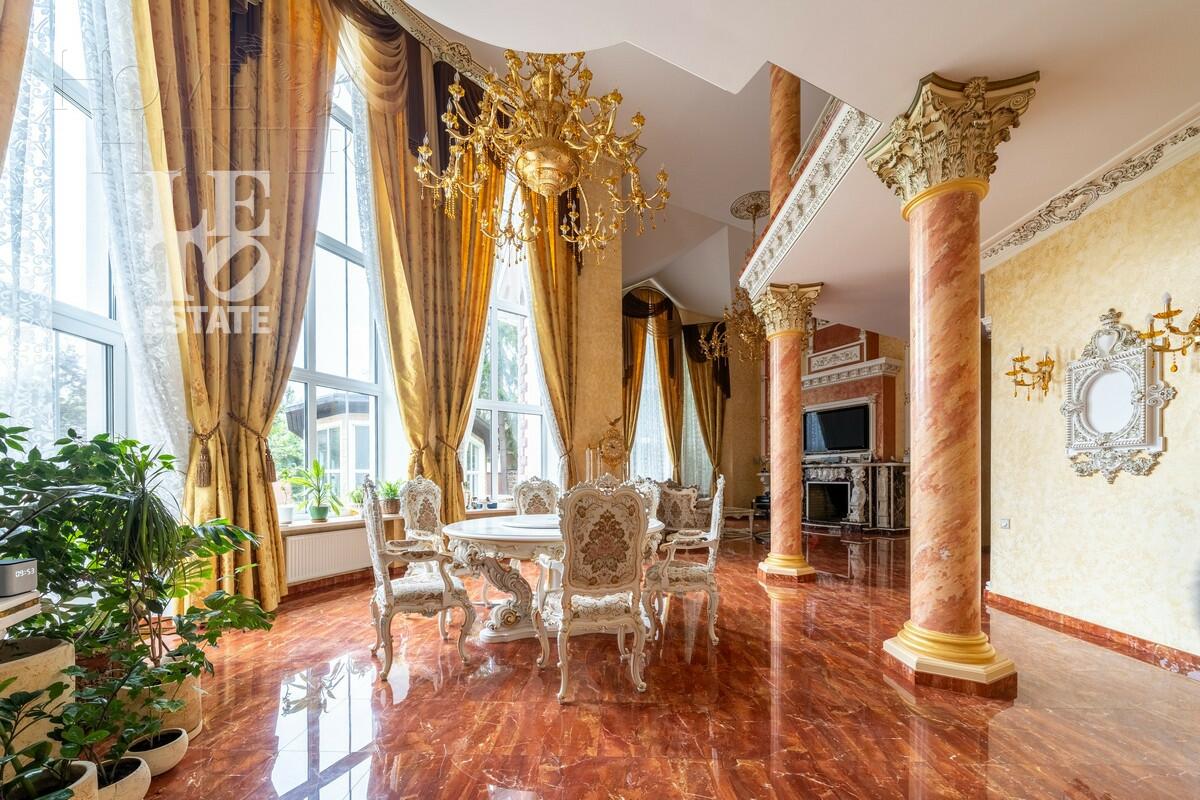 3-этажный коттедж 1 176.8 м² с отделкой