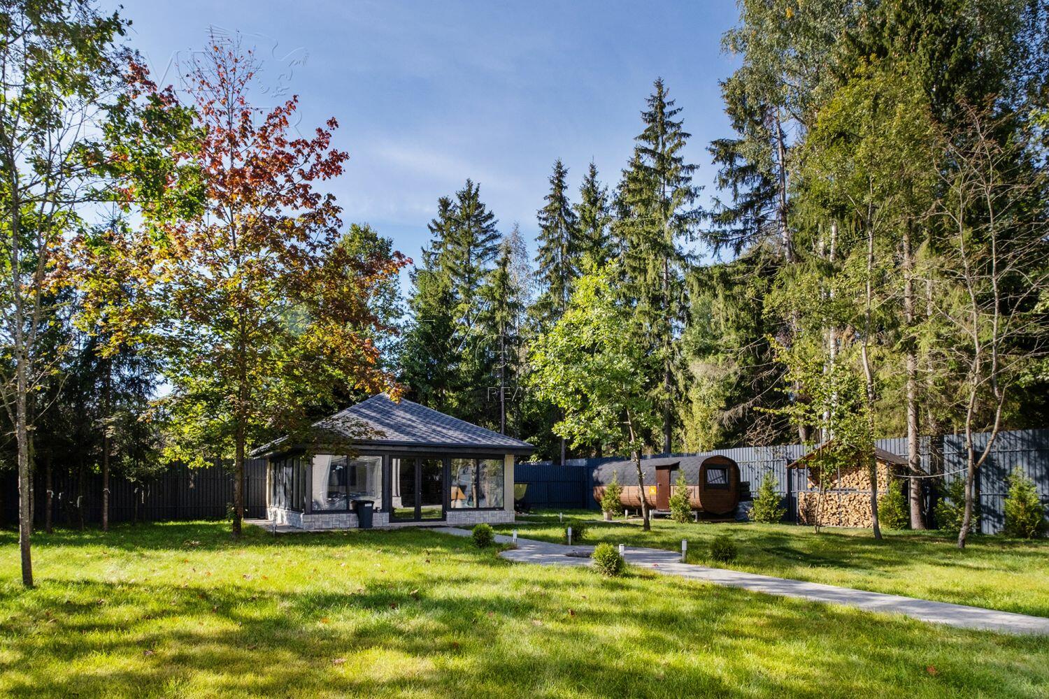 2-этажный коттедж 180 м² с отделкой