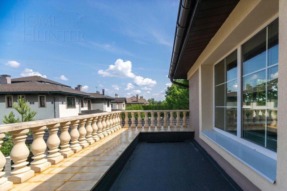 3-этажный коттедж 1 162 м² с отделкой