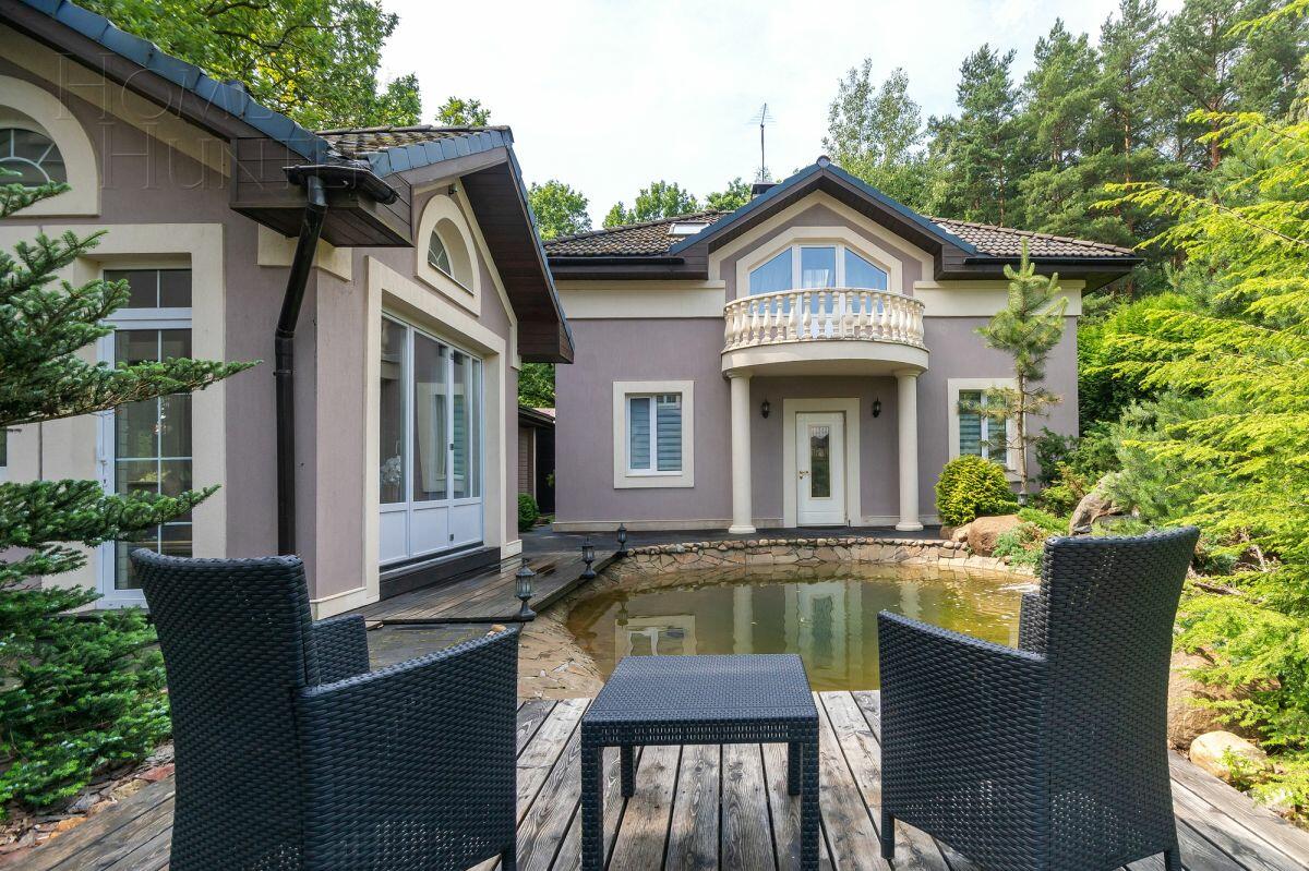 3-этажный коттедж 1 162 м² с отделкой