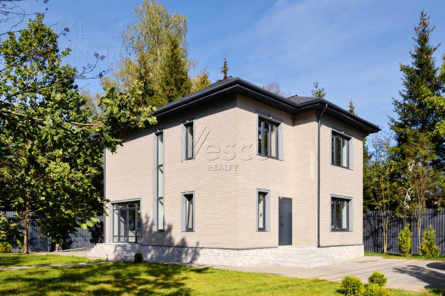 2-этажный коттедж 180 м² с отделкой