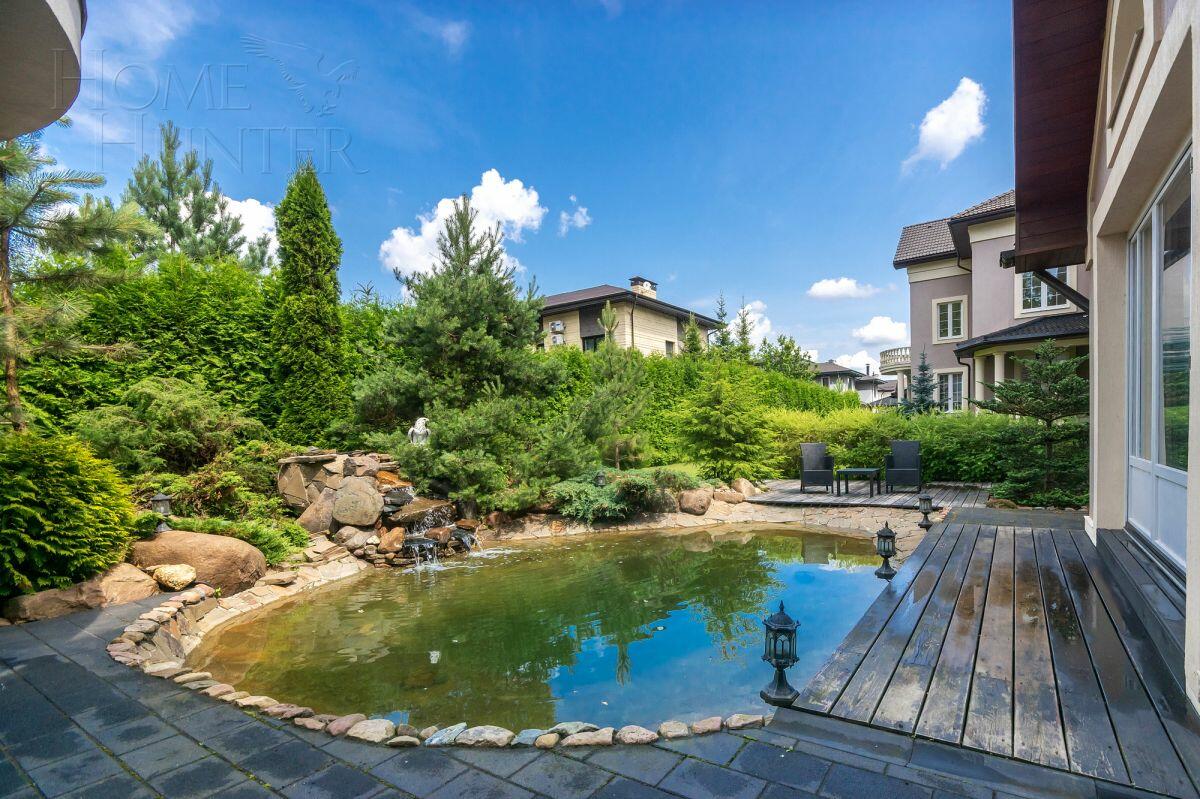 3-этажный коттедж 1 162 м² с отделкой