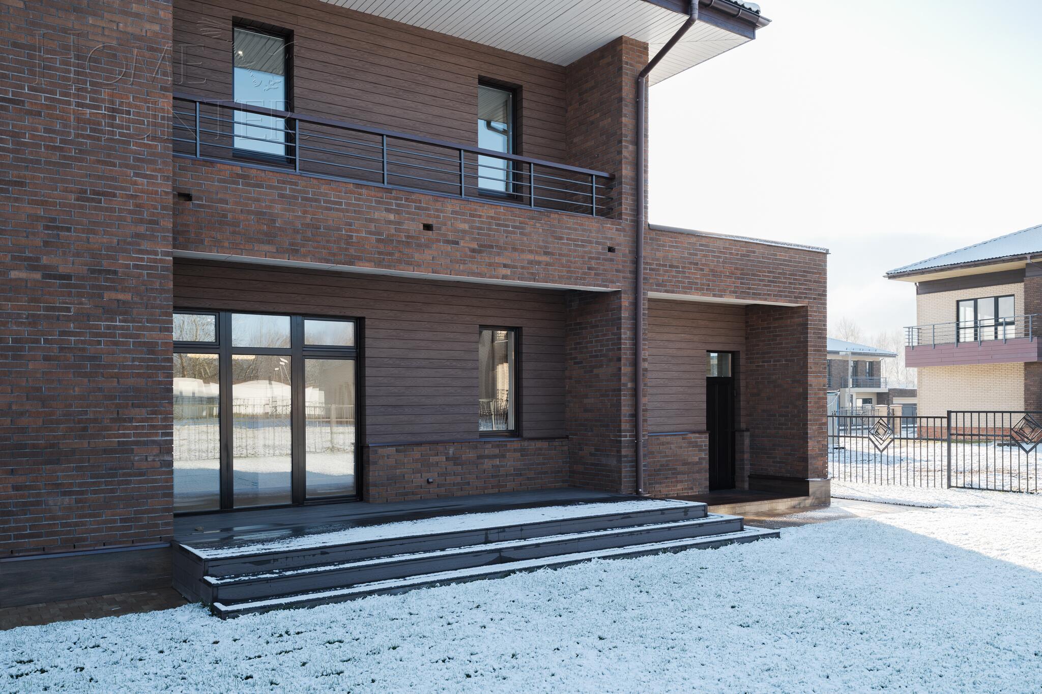 2-этажный коттедж 330 м² с отделкой