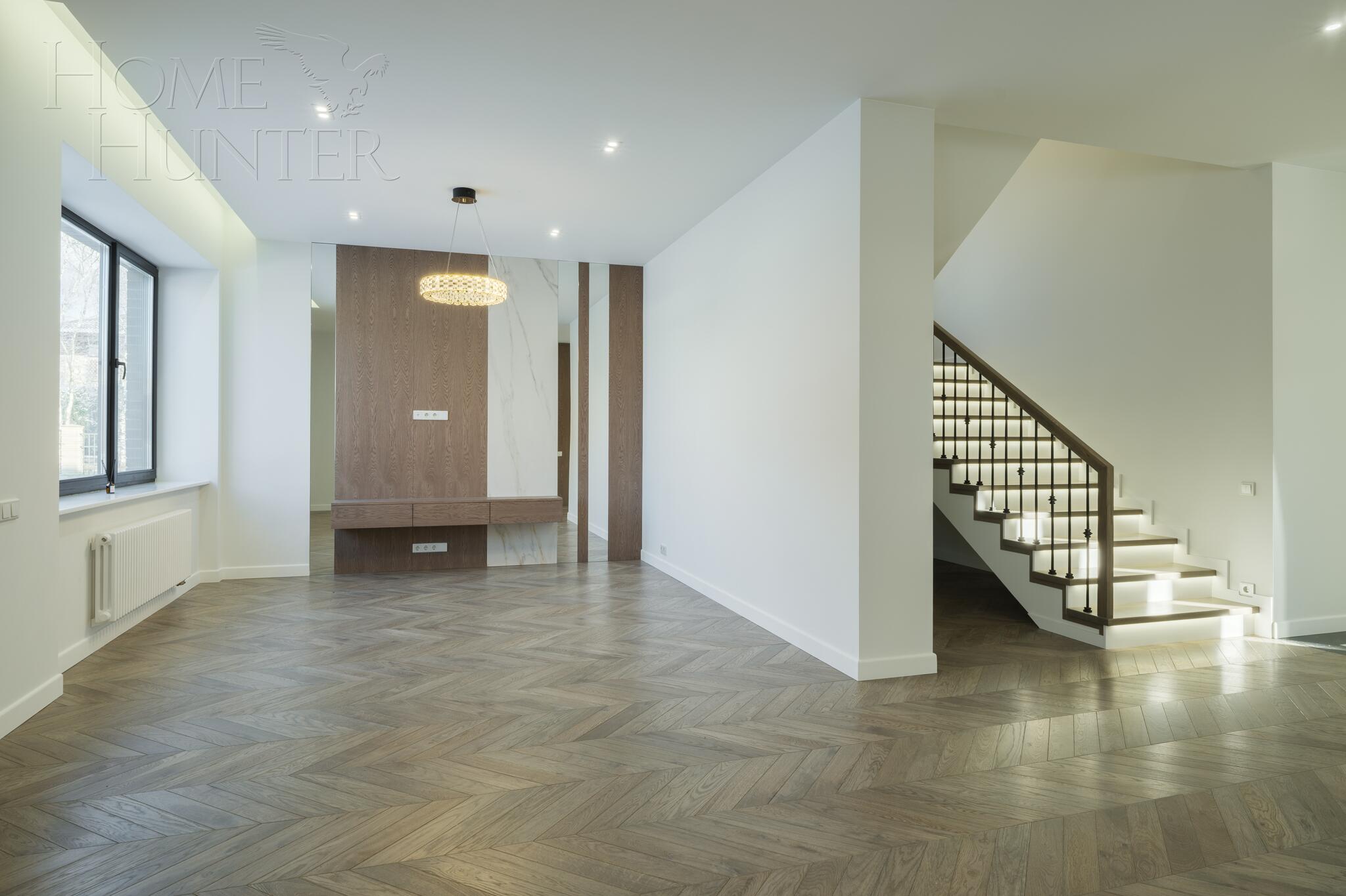 2-этажный коттедж 330 м² с отделкой