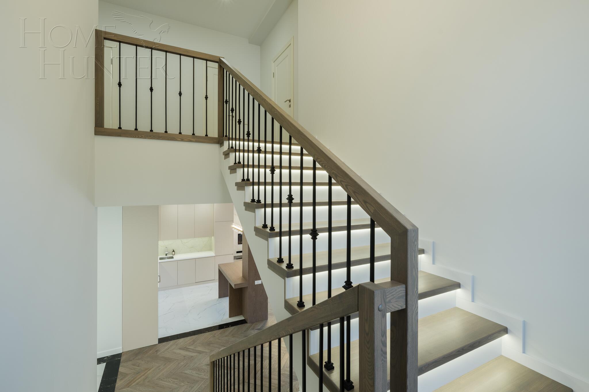 2-этажный коттедж 330 м² с отделкой