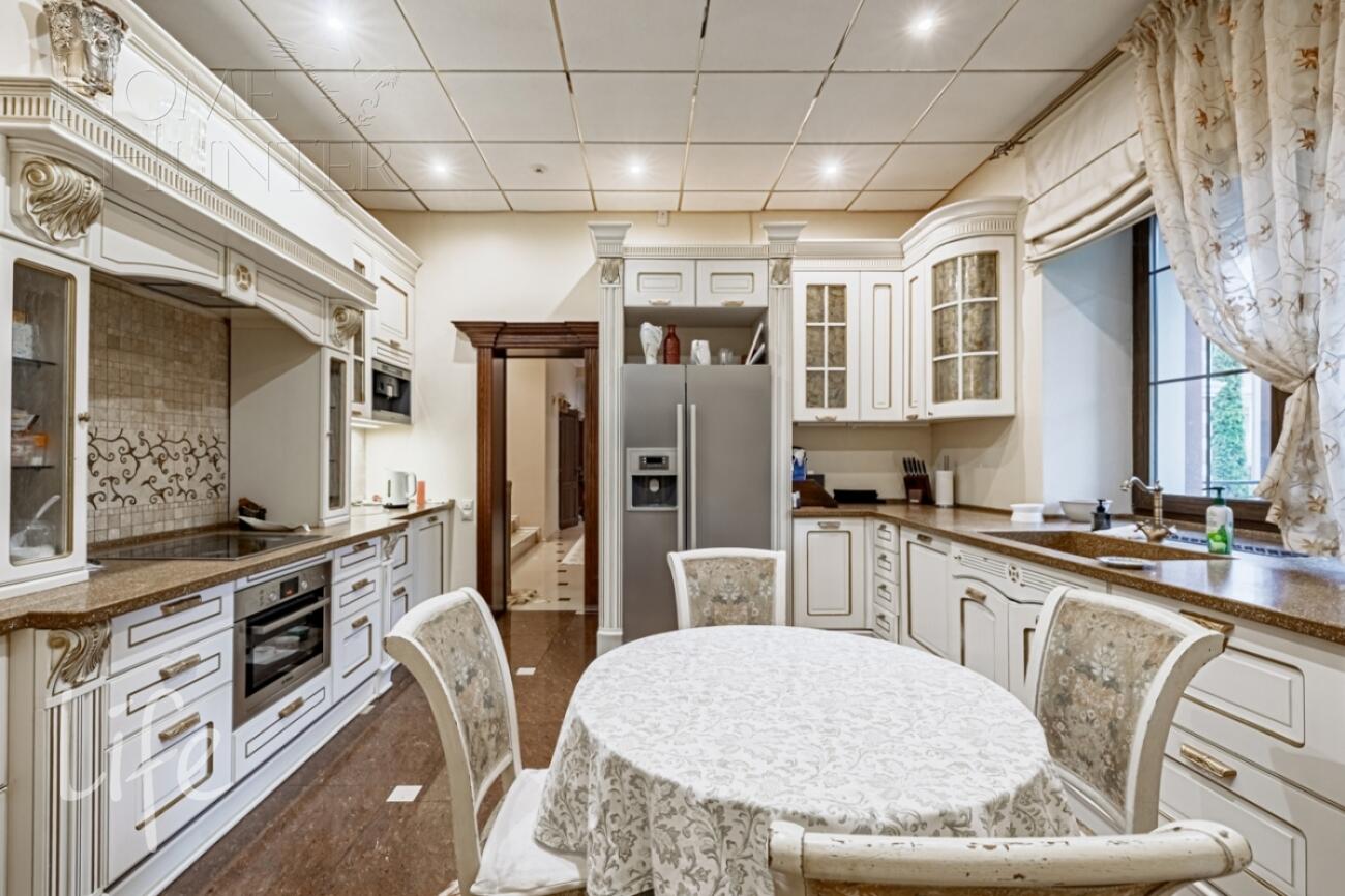 2-этажный коттедж 565 м² с отделкой