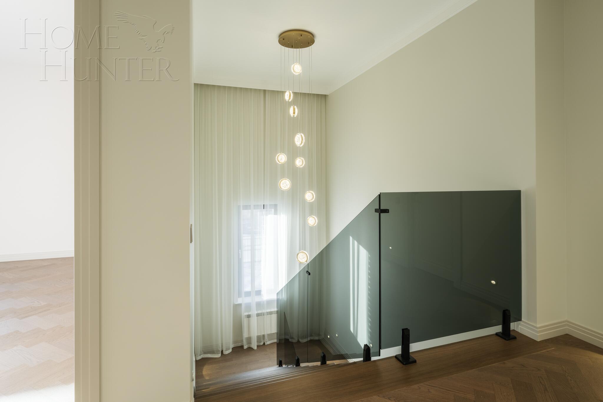 2-этажный коттедж 352 м² с отделкой