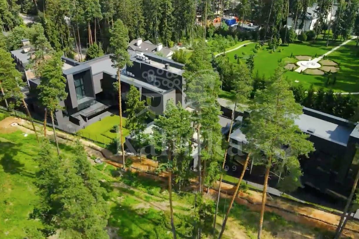 3-этажный коттедж 1 848 м² с отделкой