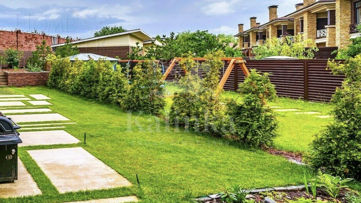 3-этажный таунхаус 290 м² с отделкой