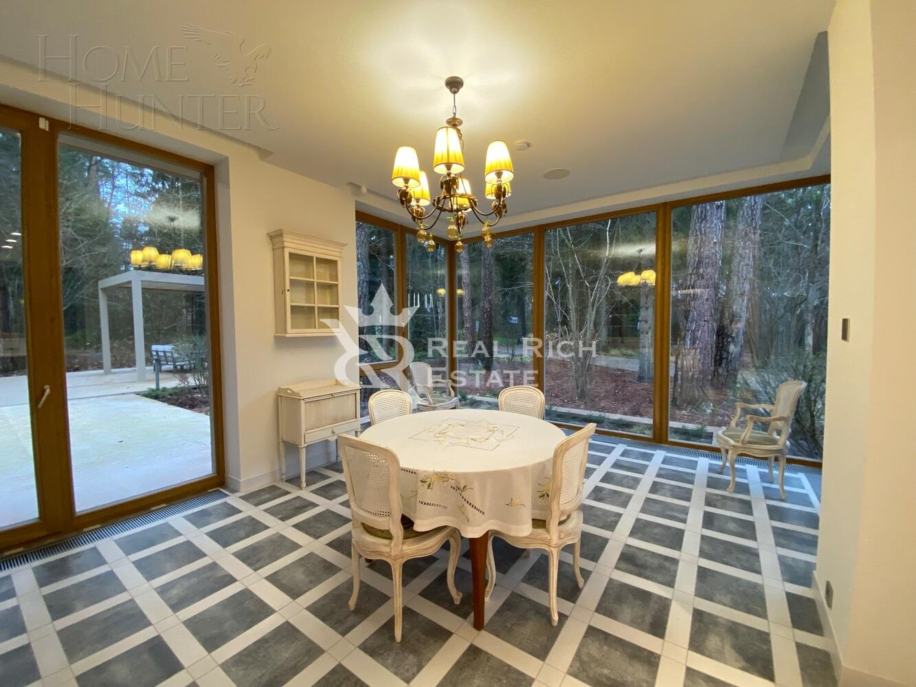 2-этажный коттедж 1 330 м² с отделкой