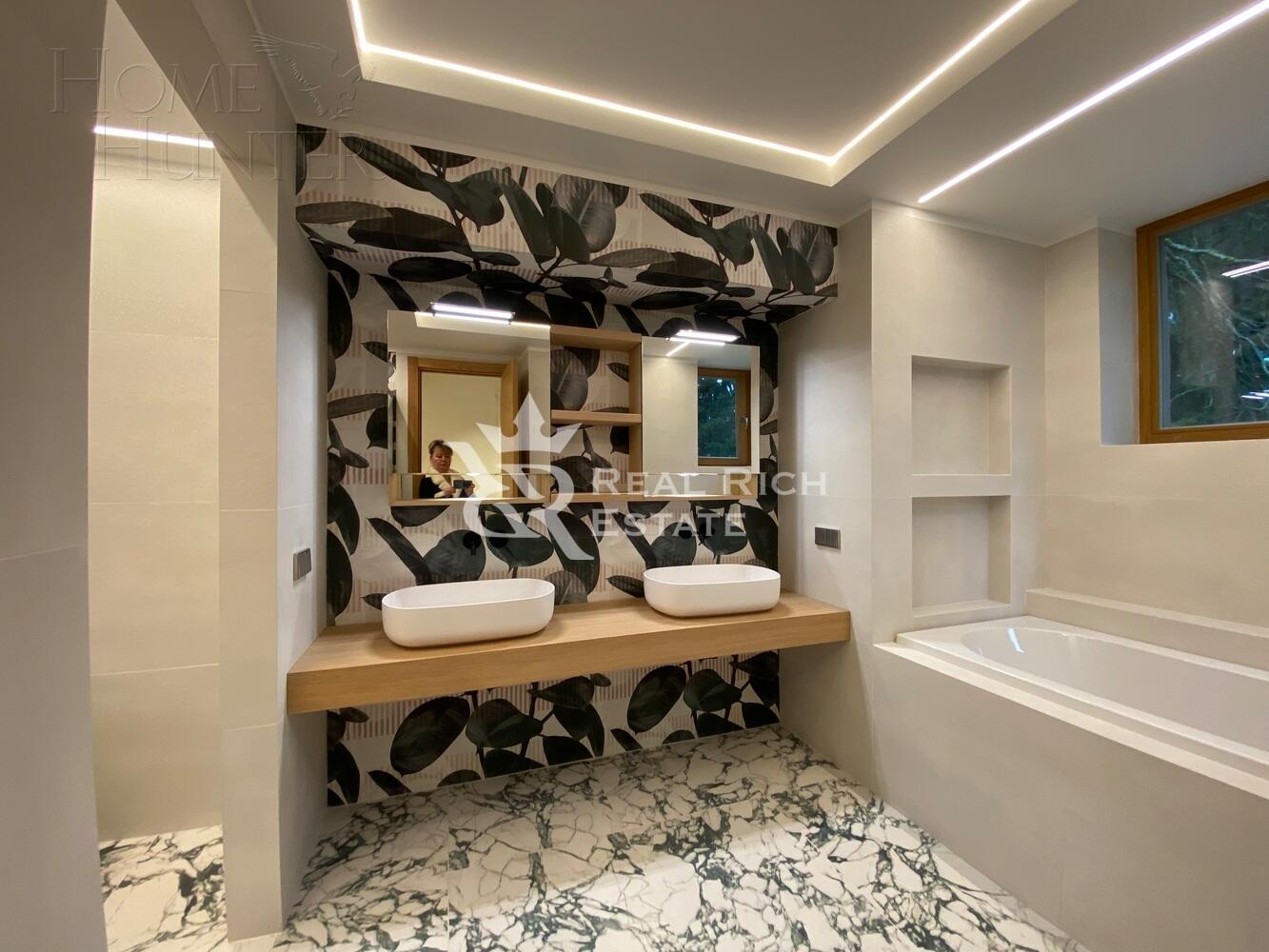 2-этажный коттедж 1 330 м² с отделкой