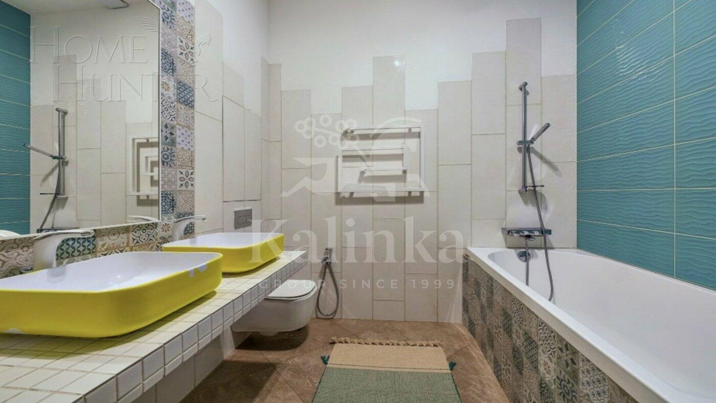 3-этажный таунхаус 290 м² с отделкой