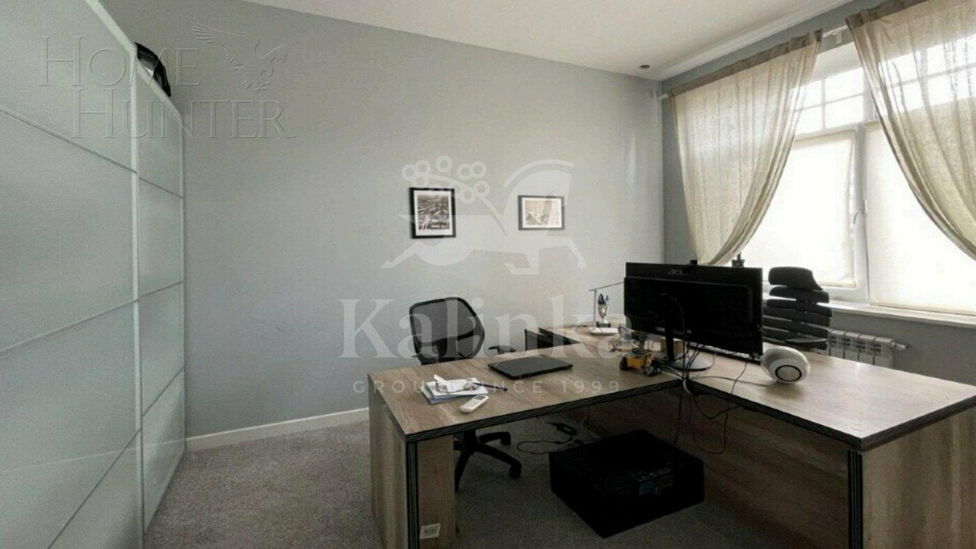 3-этажный таунхаус 290 м² с отделкой