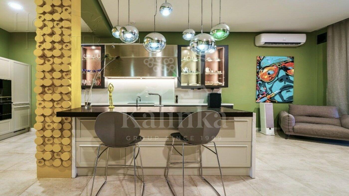 3-этажный таунхаус 290 м² с отделкой