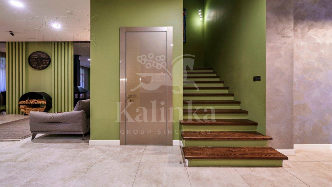 3-этажный таунхаус 290 м² с отделкой