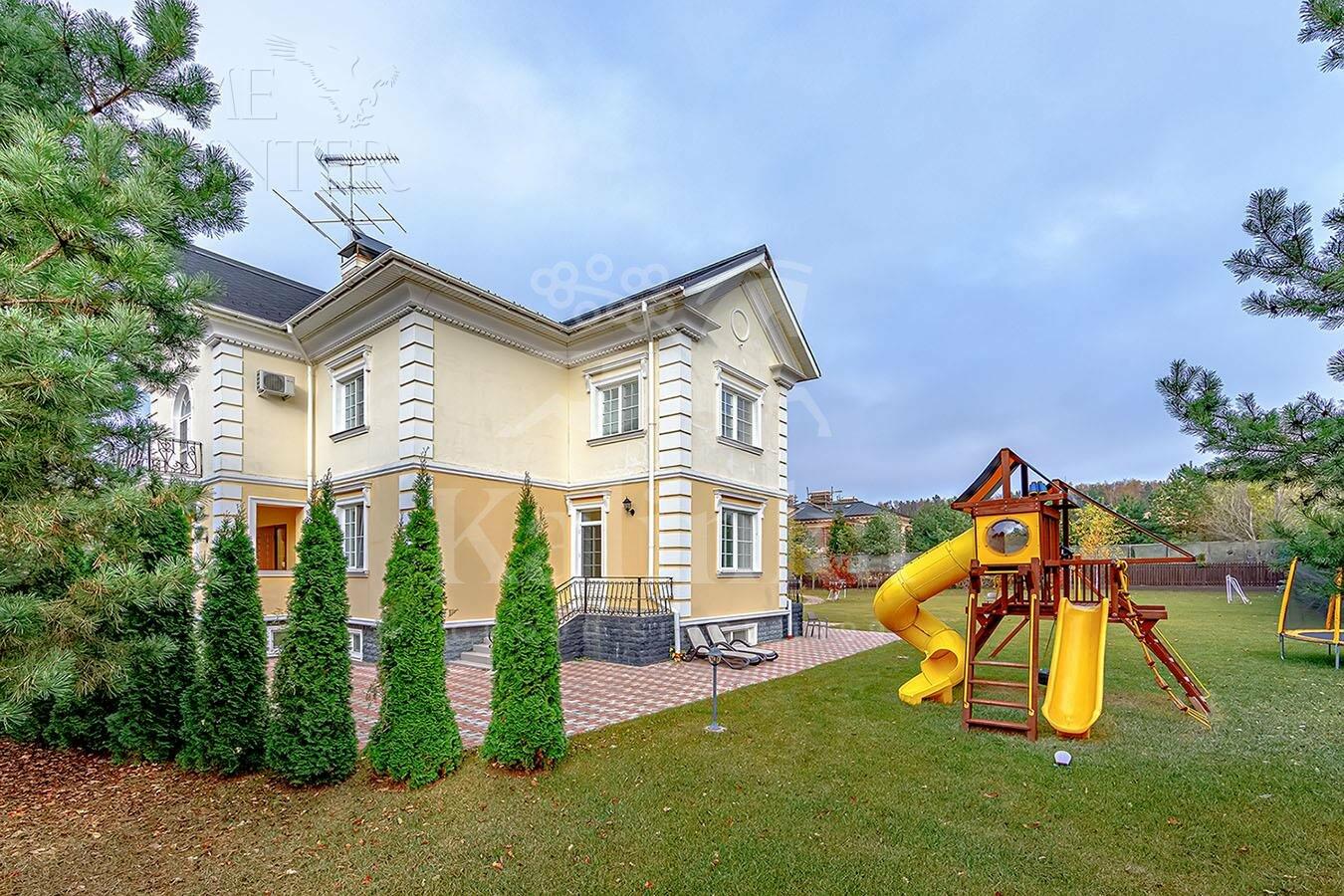 2-этажный коттедж 733 м² с отделкой