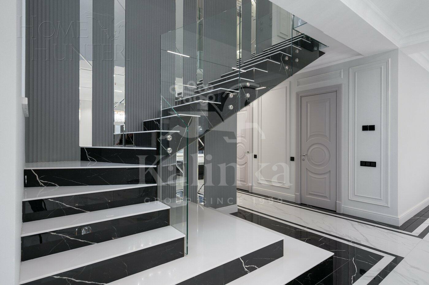 2-этажный коттедж 275 м² с отделкой