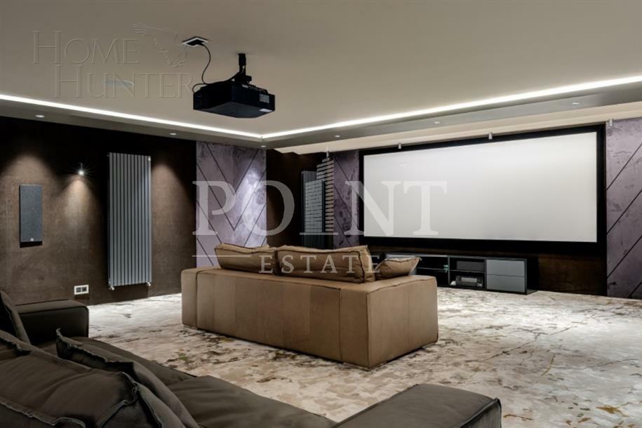 3-этажный коттедж 3 241.9 м² с отделкой