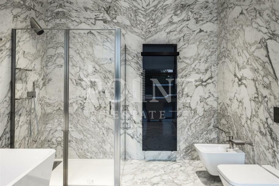 3-этажный коттедж 3 241.9 м² с отделкой