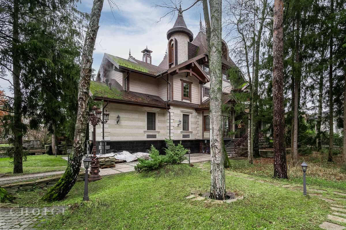 3-этажный коттедж 620 м² с отделкой