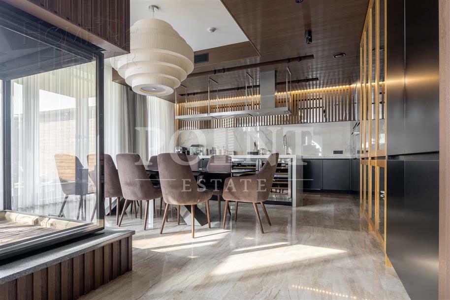 3-этажный коттедж 550 м² с отделкой