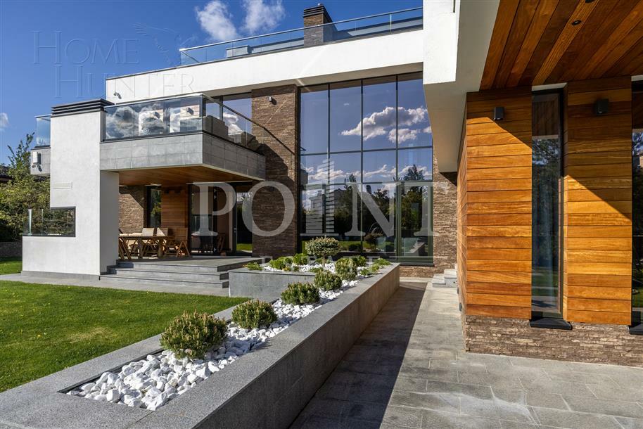 3-этажный коттедж 550 м² с отделкой