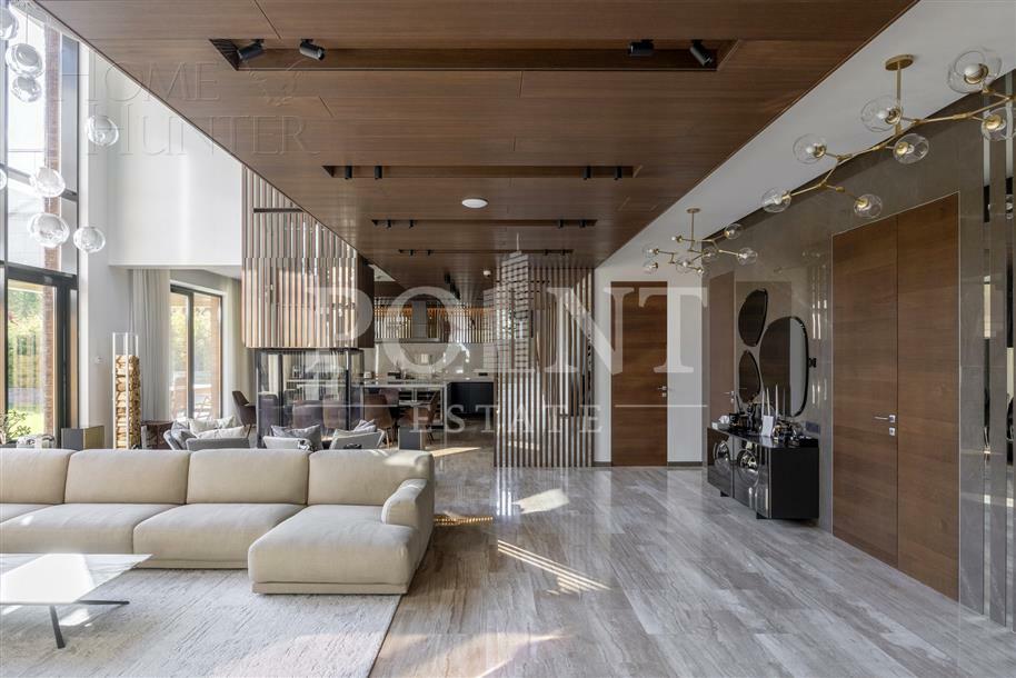 3-этажный коттедж 550 м² с отделкой