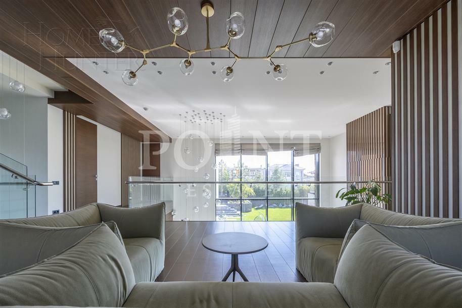 3-этажный коттедж 550 м² с отделкой