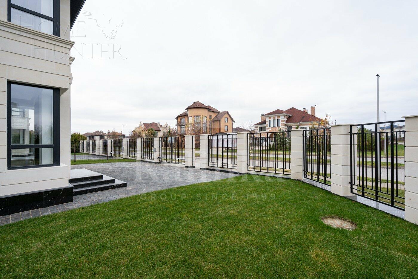 2-этажный коттедж 275 м² с отделкой