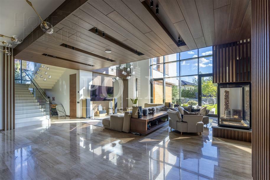 3-этажный коттедж 550 м² с отделкой