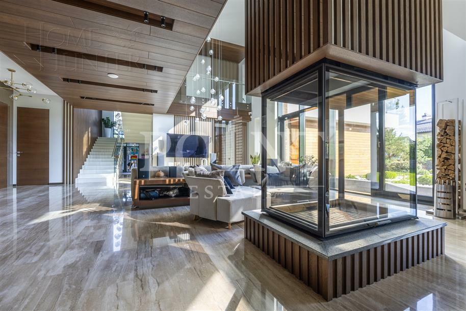 3-этажный коттедж 550 м² с отделкой