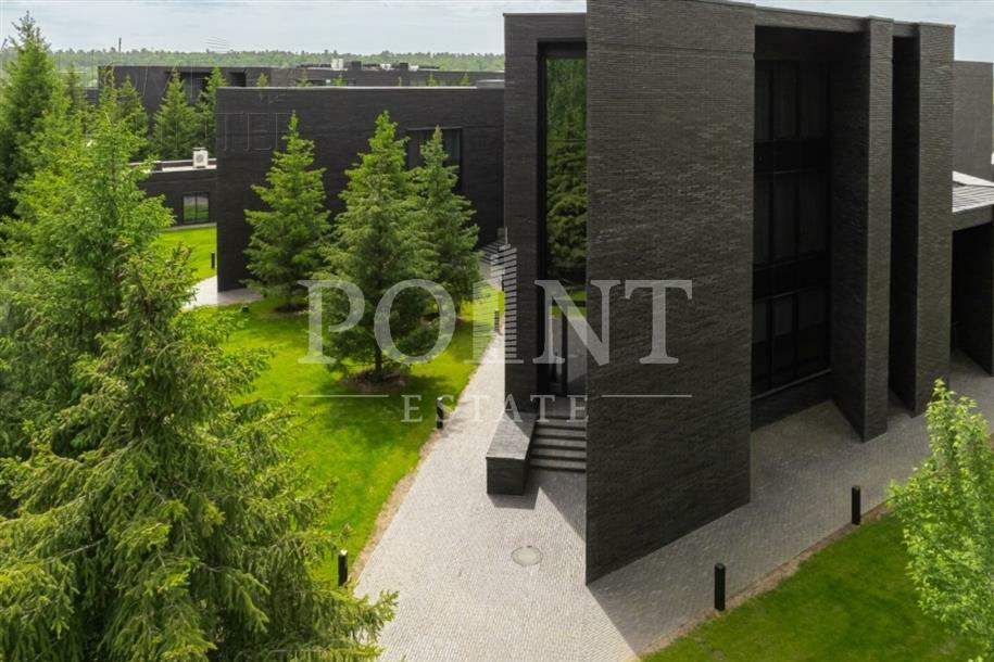 3-этажный коттедж 3 241.9 м² с отделкой