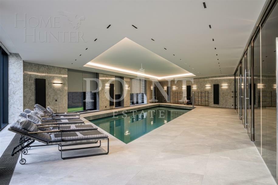 3-этажный коттедж 3 241.9 м² с отделкой