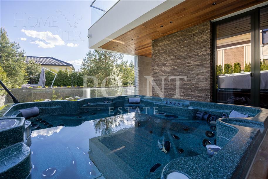 3-этажный коттедж 550 м² с отделкой