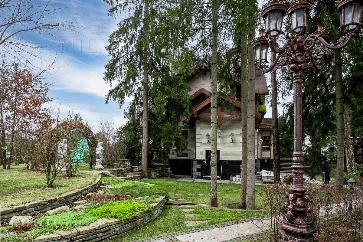 3-этажный коттедж 620 м² с отделкой