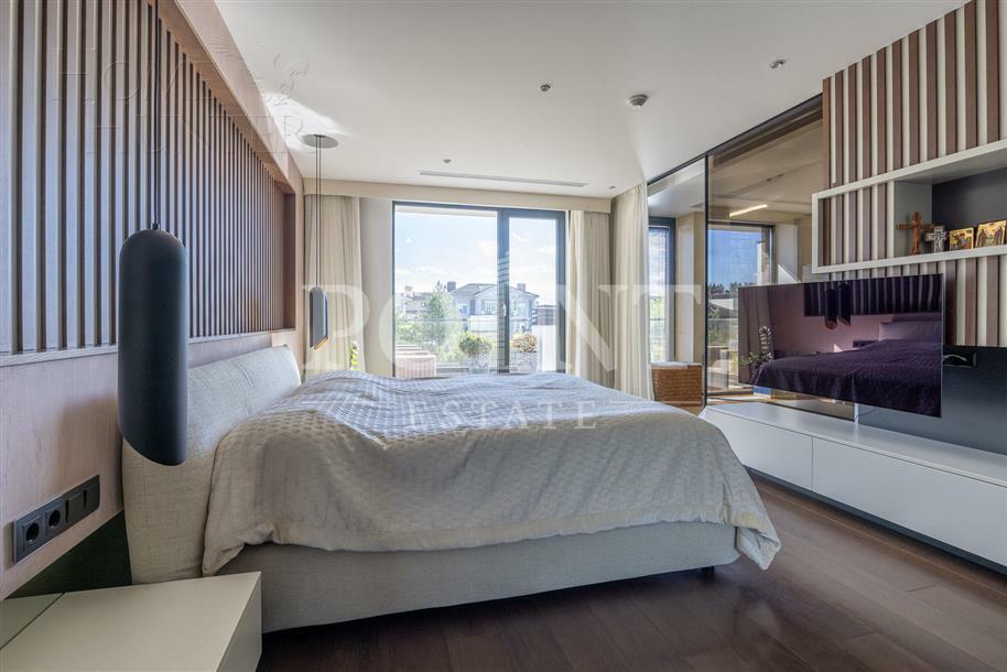 3-этажный коттедж 550 м² с отделкой