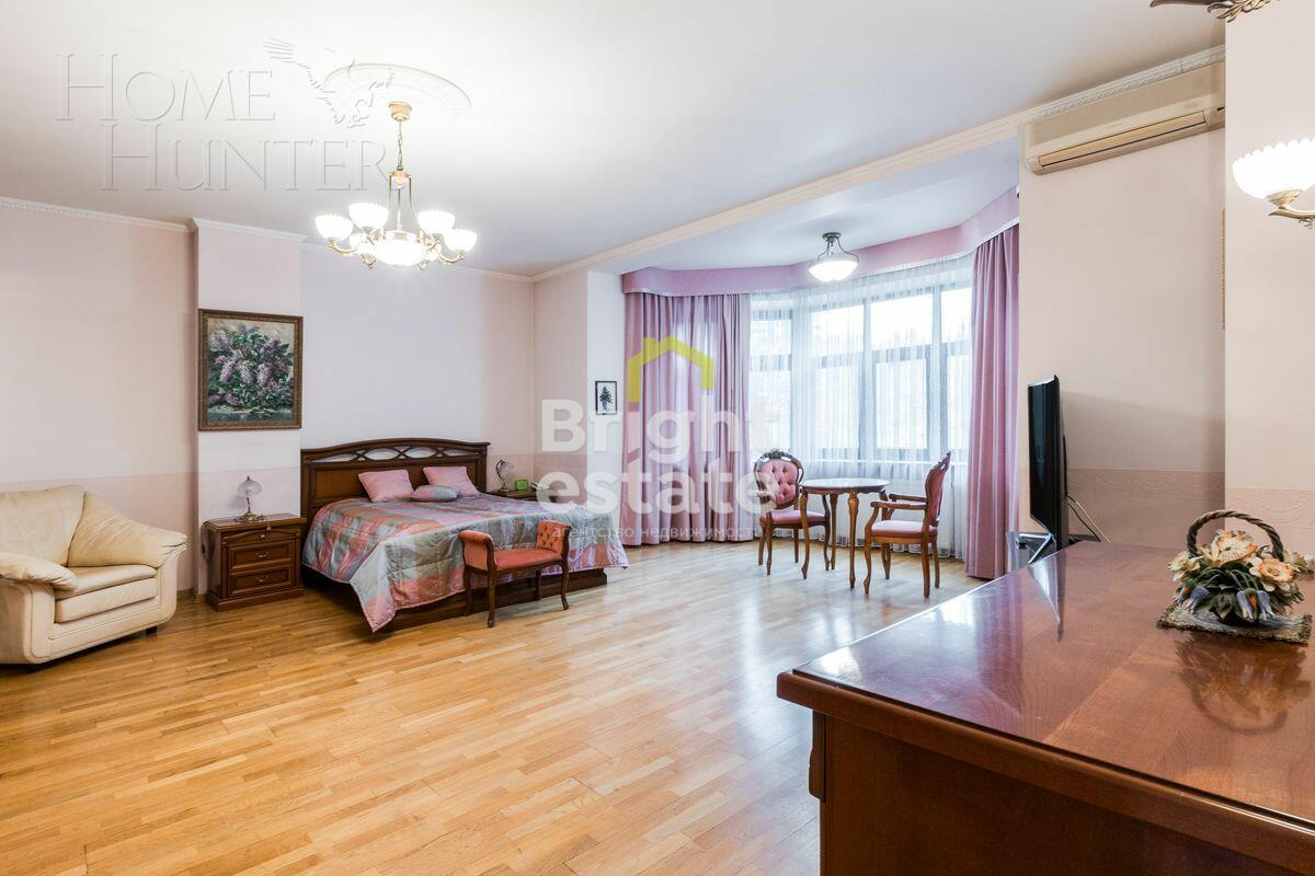 3-этажный коттедж 1 040 м² с отделкой