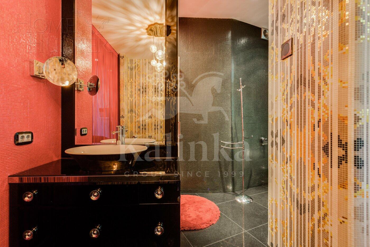 3-КОМН. КВАРТИРА С ОТДЕЛКОЙ 166 М² НА 4 ЭТАЖЕ