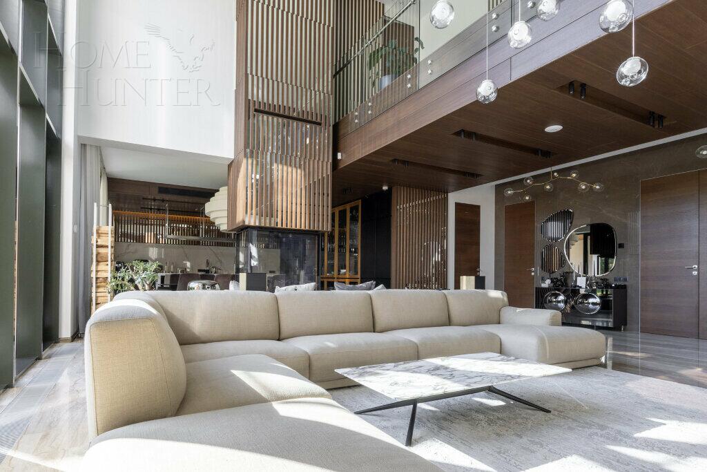 3-этажный коттедж 550 м² с отделкой