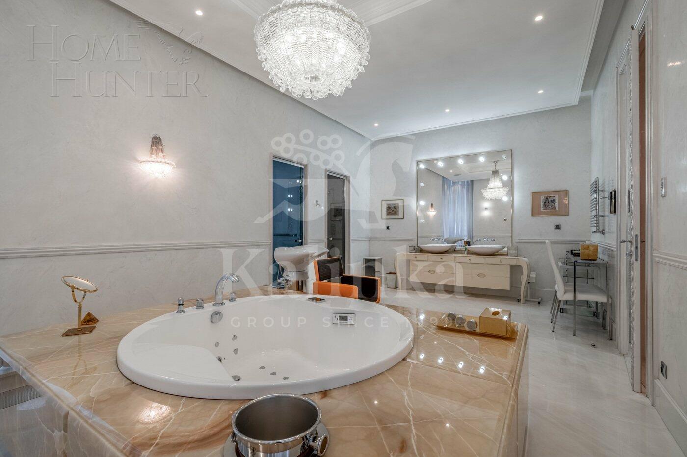 3-этажный коттедж 1 831 м² с отделкой