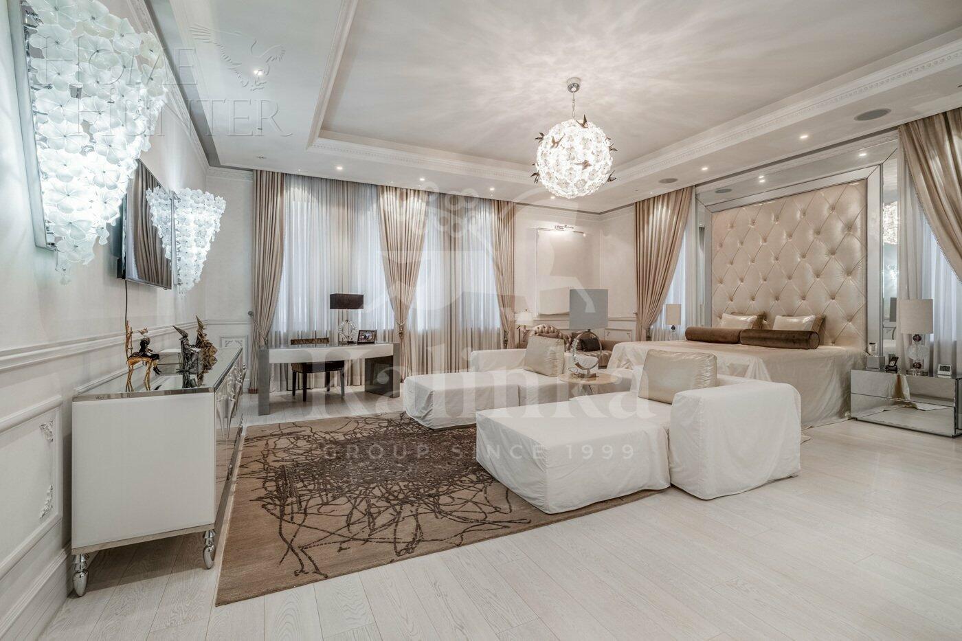 3-этажный коттедж 1 831 м² с отделкой